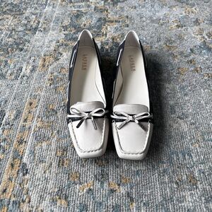 Lauren Ralph Lauren Women 9.5 Flats Navy and Cream